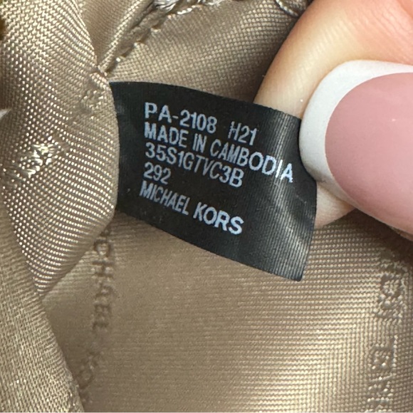 Michael Kors Signature Brown Crossbody Set - Picture 15 of 16